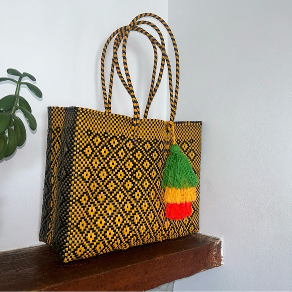 Waterproof Beach mexican plastic basket yellow gold and black - Picture 9 of 9